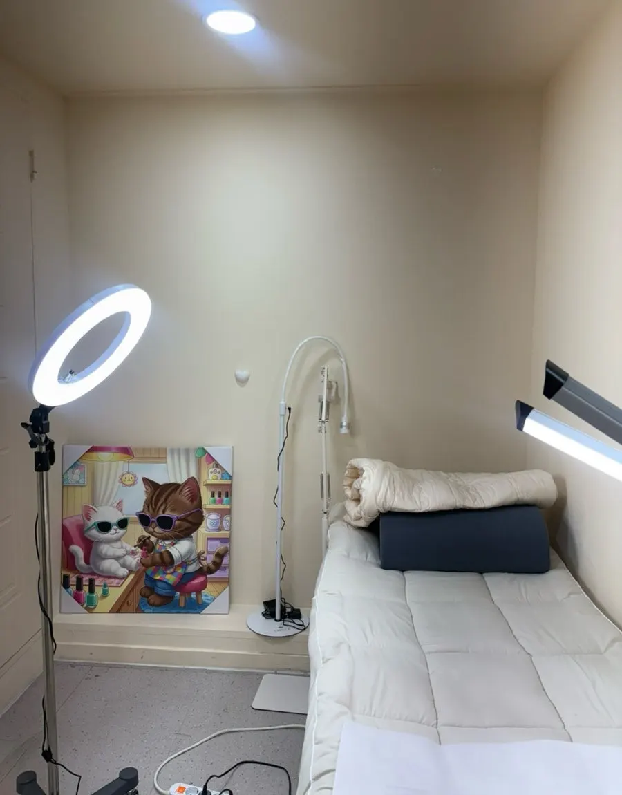 Cozily decorated lash lift treatment room