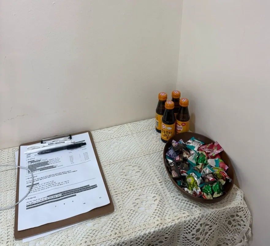 Snacks and drinks for waiting customers