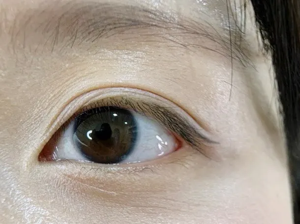 Eyes before the lash lift treatment