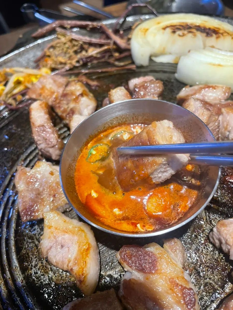 고기가온당 솥뚜껑 한 판 완성