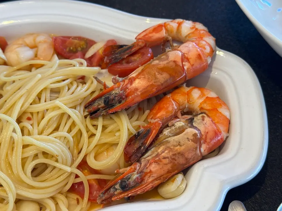 Aglio e olio shared by two people
