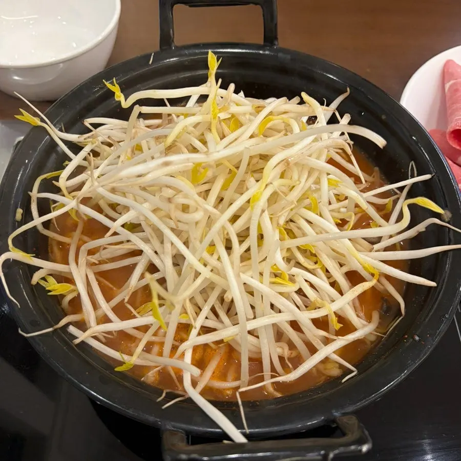 주문한 얼큰 샤브칼국수 2인 상차림