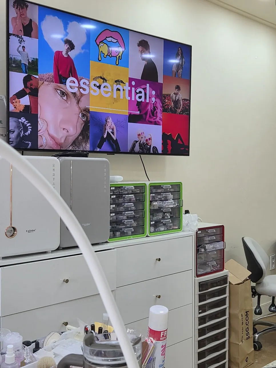 Interior space at Green Nail