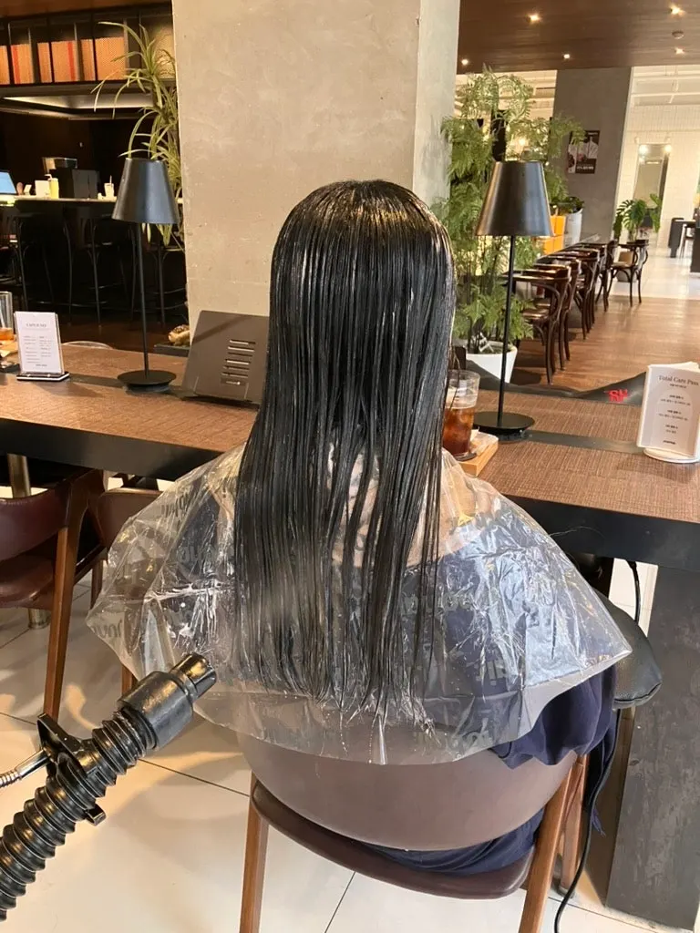 Hair damage condition checked during the consultation