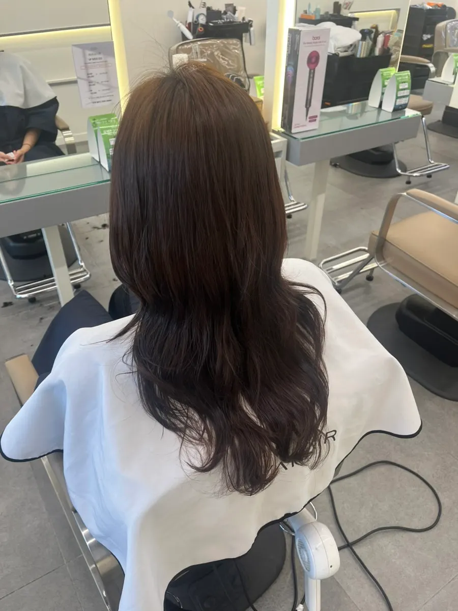 하이레이어드 커트와 웨이브 펌 완성 스타일