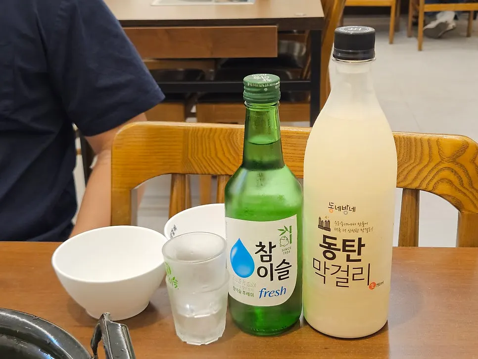A bottle of Dongtan makgeolli that was ordered