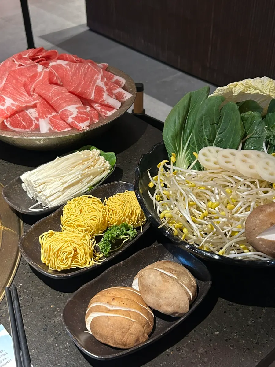 Sayur campuran 450g dengan taugeh kacang soya, akar teratai dan pak choy