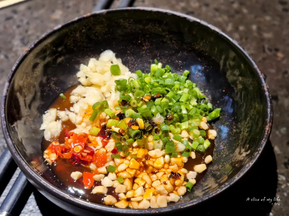 Meat cooked in Chongqing mala hongtang