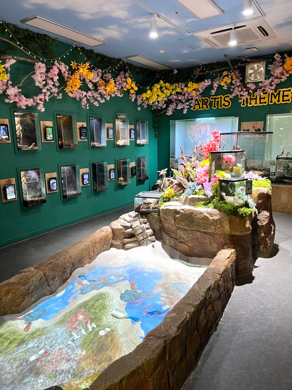 Interior of the indoor animal park, kept clean and odor-free