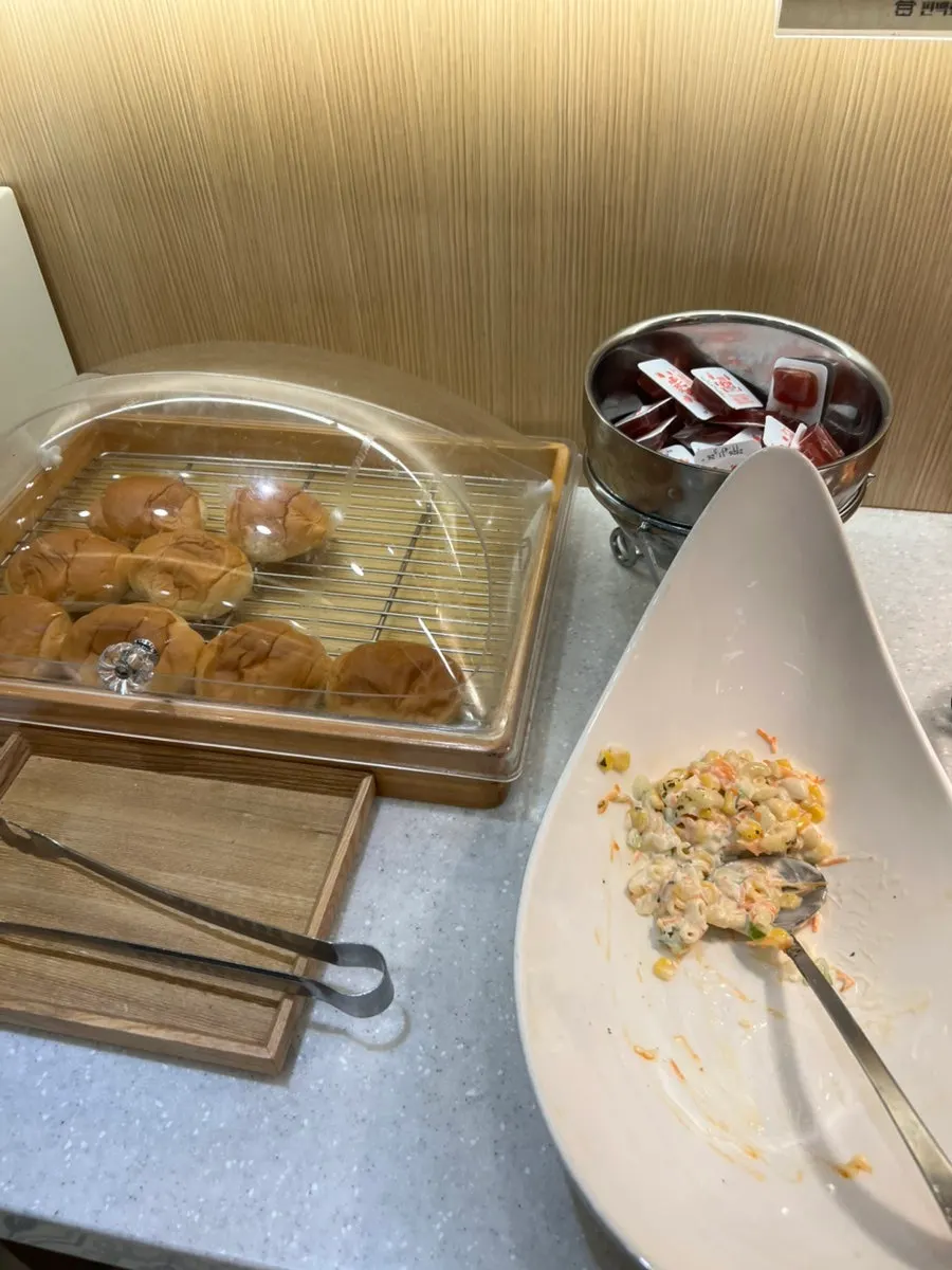 재료를 가져오기 편한 셀프바 동선