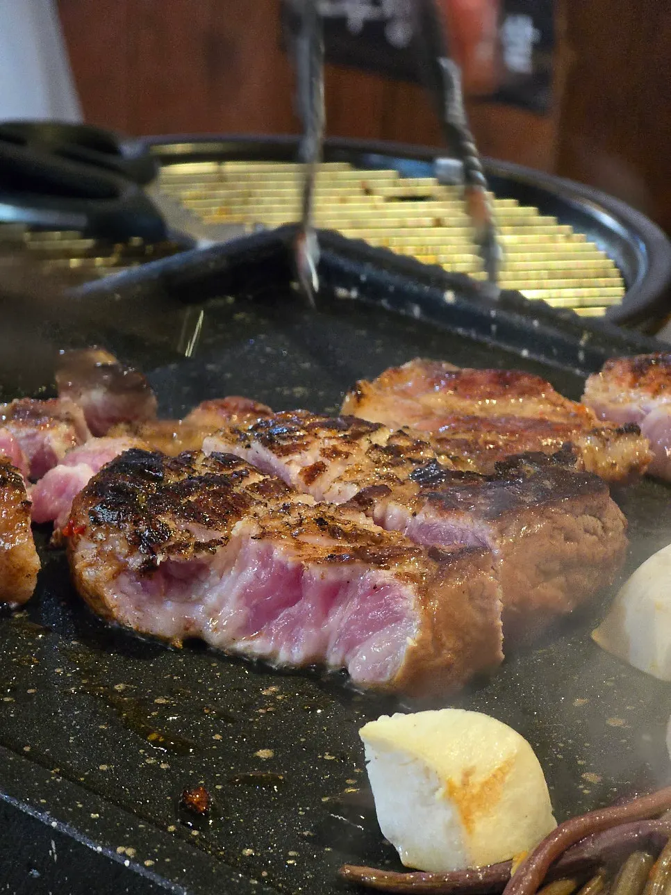 Mokssal con marcas de parrilla bien definidas