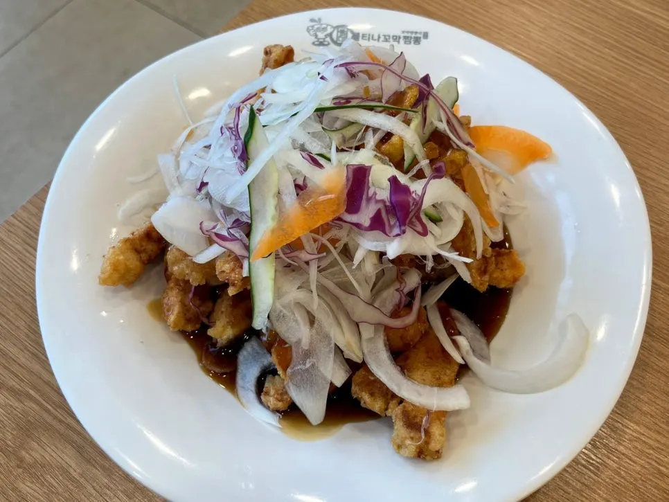 Jjamppong and jajangmyeon enjoyed together