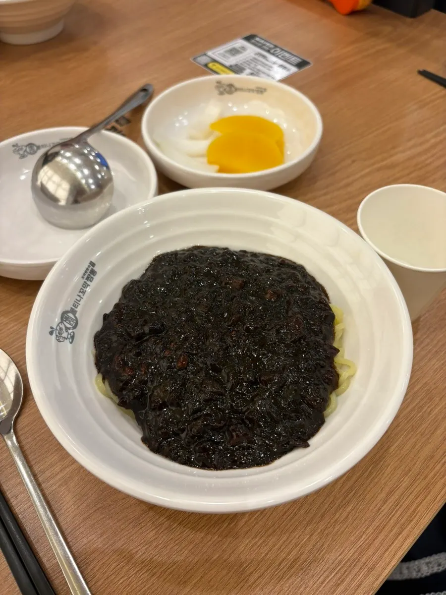 꼬막이 가득 들어간 꼬막짬뽕밥