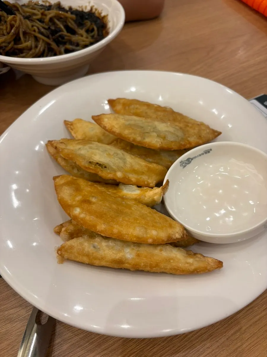 야채를 잘게 다진 어린이짜장