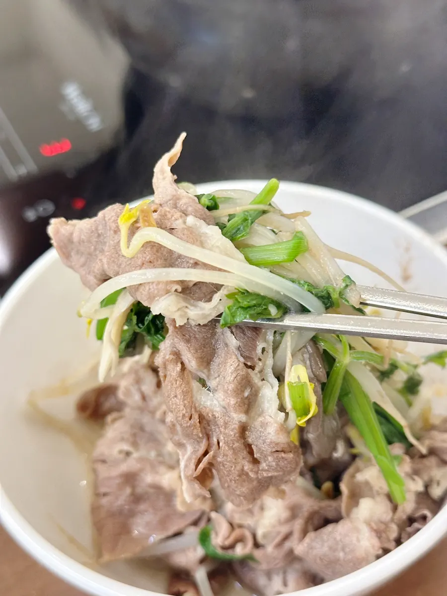 Kalguksu noodles boiled in the broth