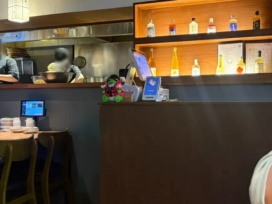 Liquor shelf at the Jusangnakwon counter