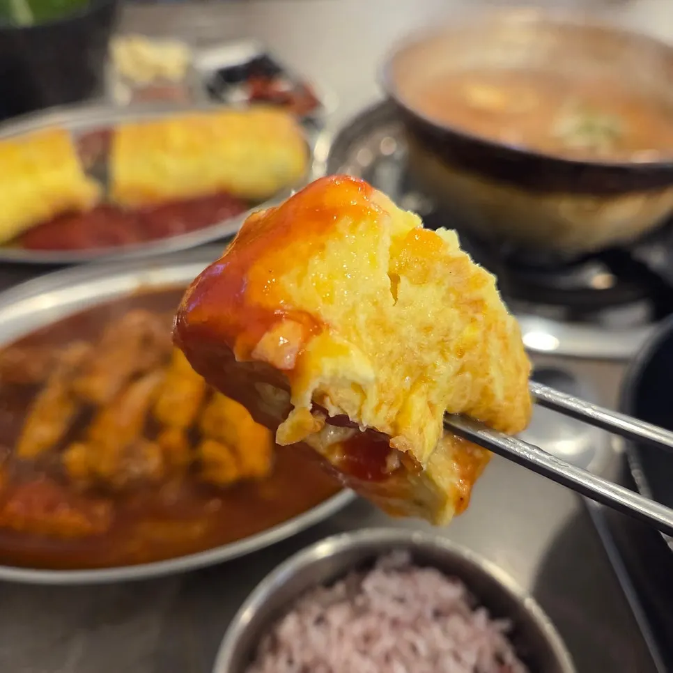Fluffy, thick rolled omelet