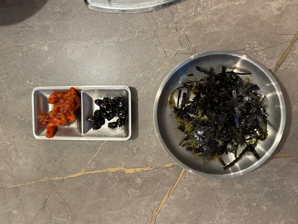 김치찌개 세트와 고기 추가 주문