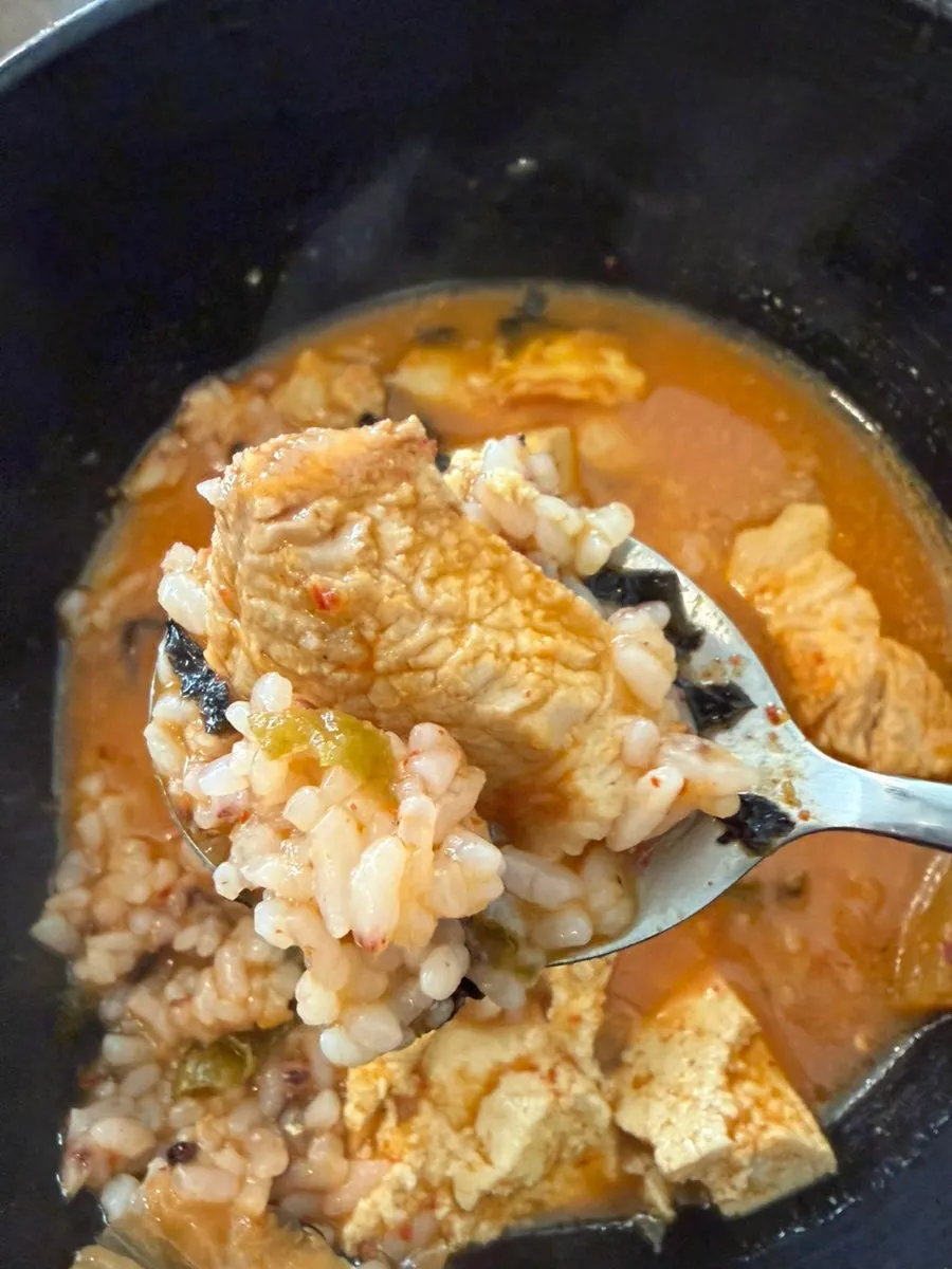 걸쭉하게 우러난 김치찌개 국물