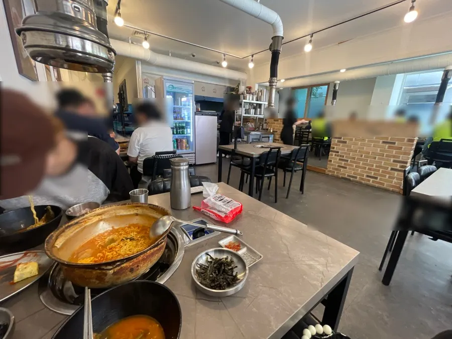 Dining hall tables fully booked during lunch peak