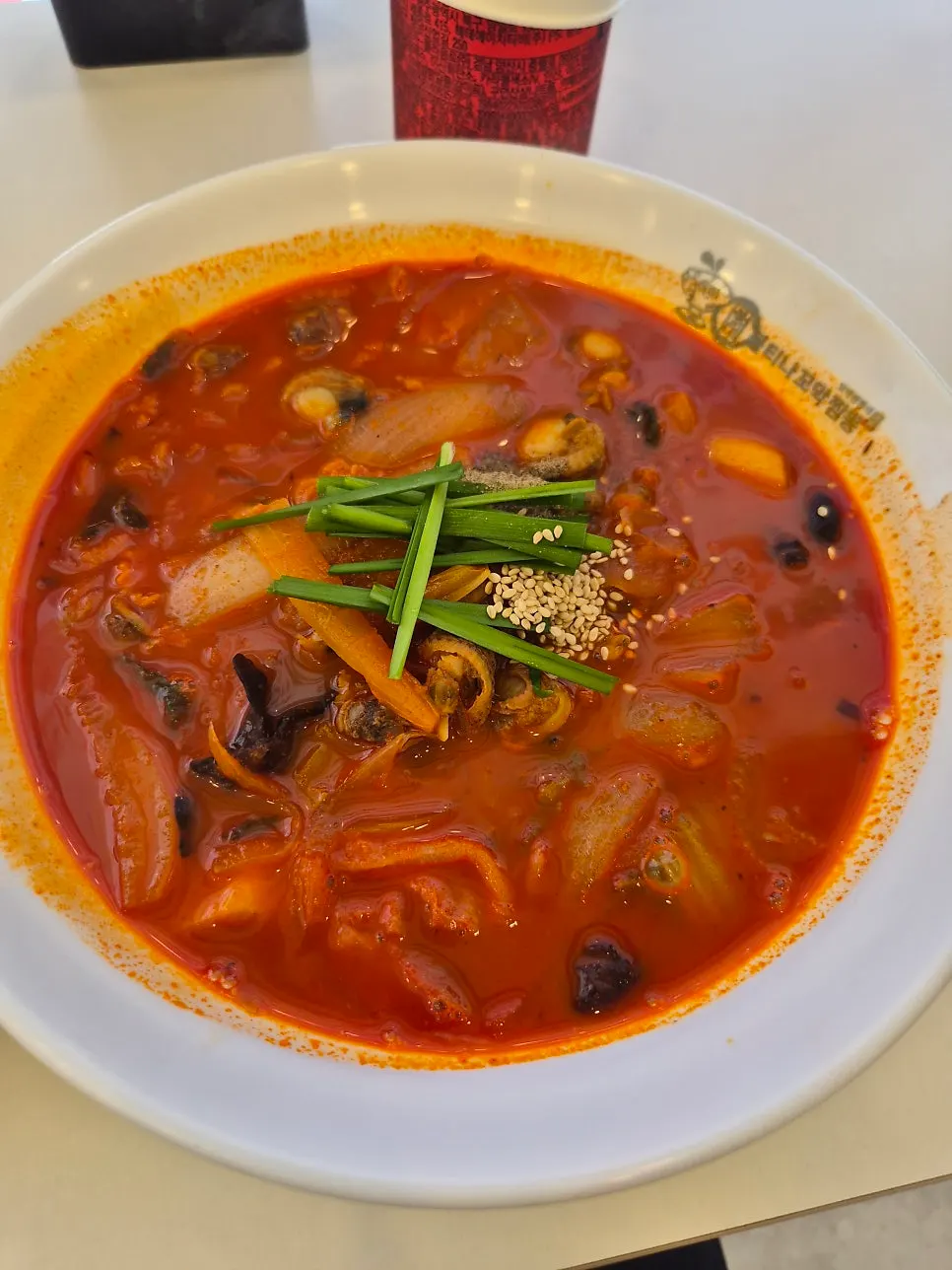 Plump cockles and chewy jjamppong noodles
