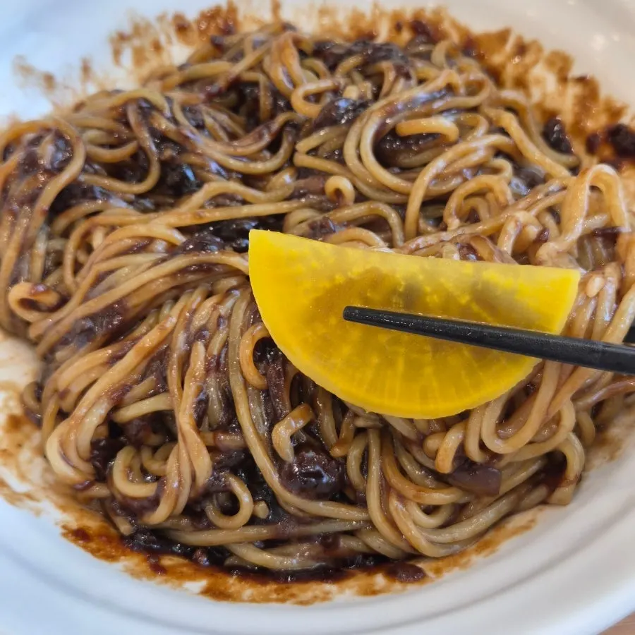 Lunch table with cockle jjamppong and jajangmyeon together