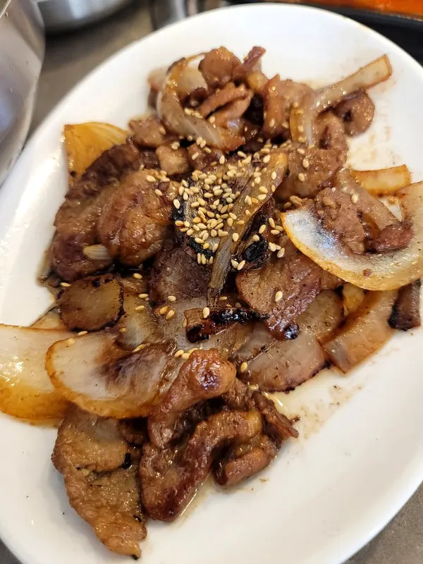 깔끔한 간의 물냉면과 밑반찬