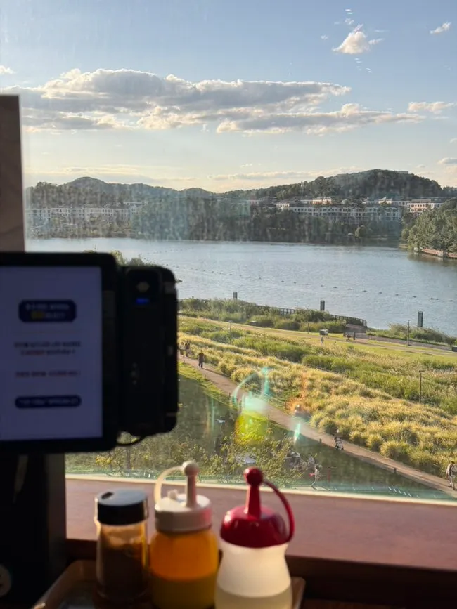 Dongtan Lake Park seen through the restaurant window