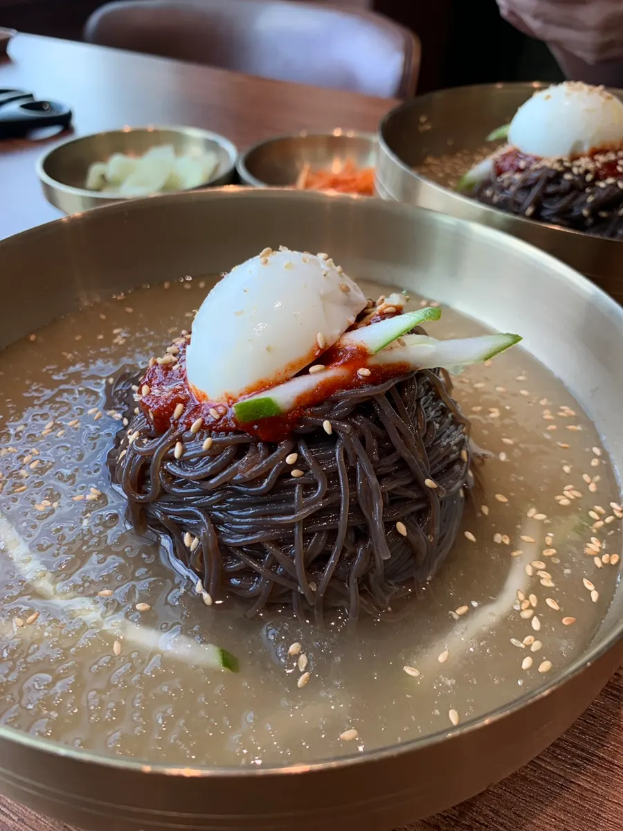 살얼음 동동 뜬 칡냉면