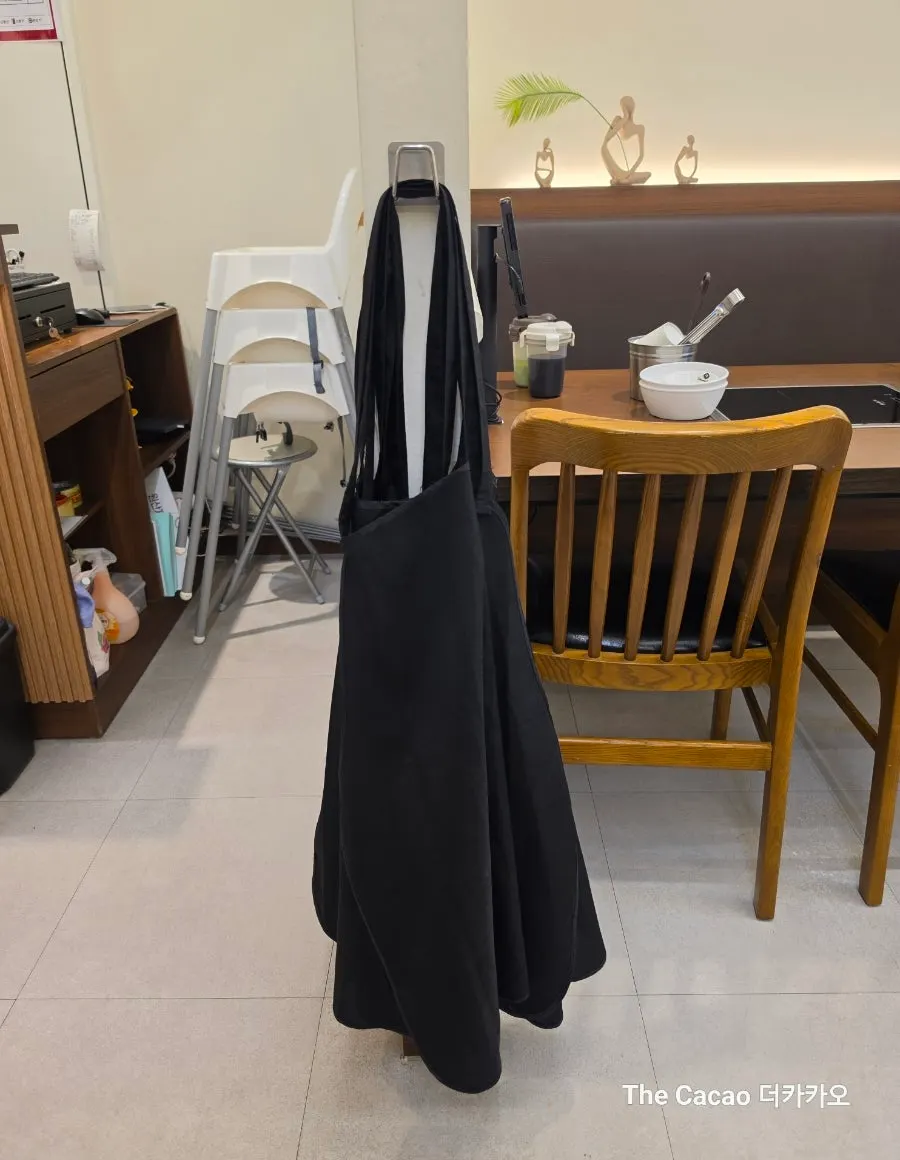 Apron provided next to the table