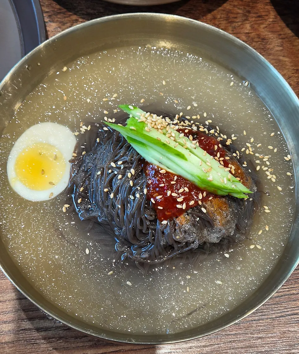 Mul naengmyeon with chewy kudzu noodles