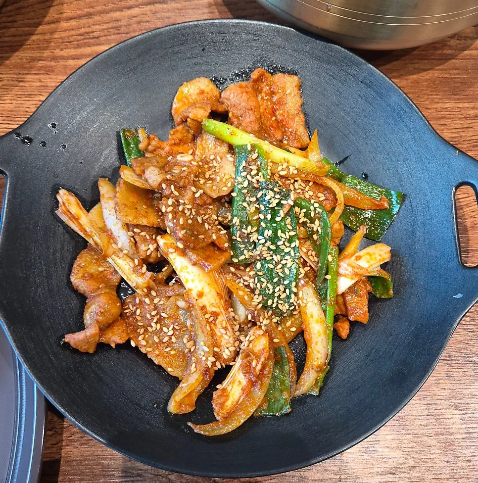 Spicy gochujang pork belly set