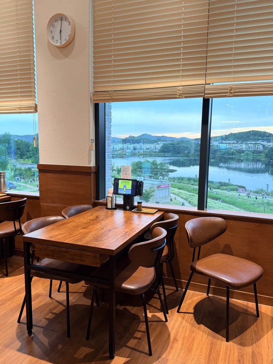Interior of Naengmyeon Gajun Dongtan