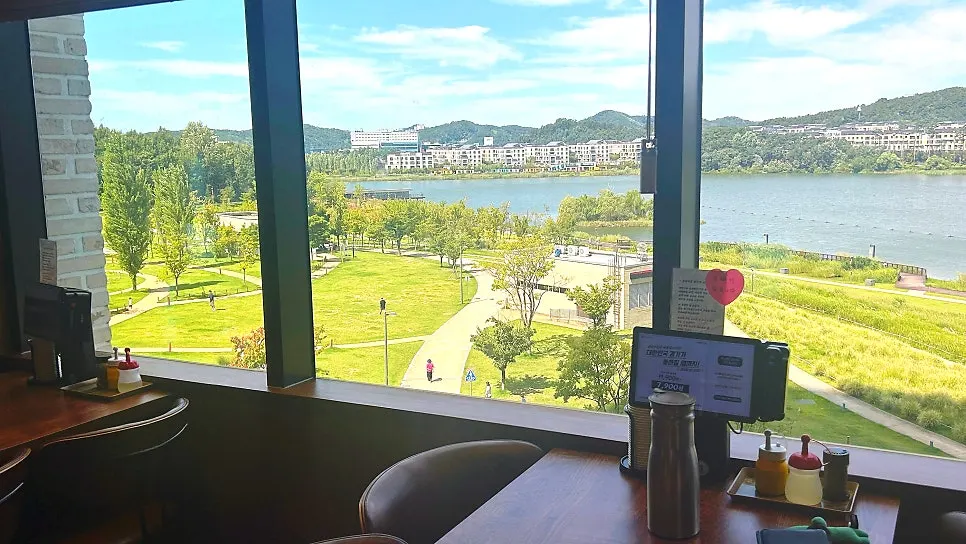 View of Dongtan Lake Park through the window