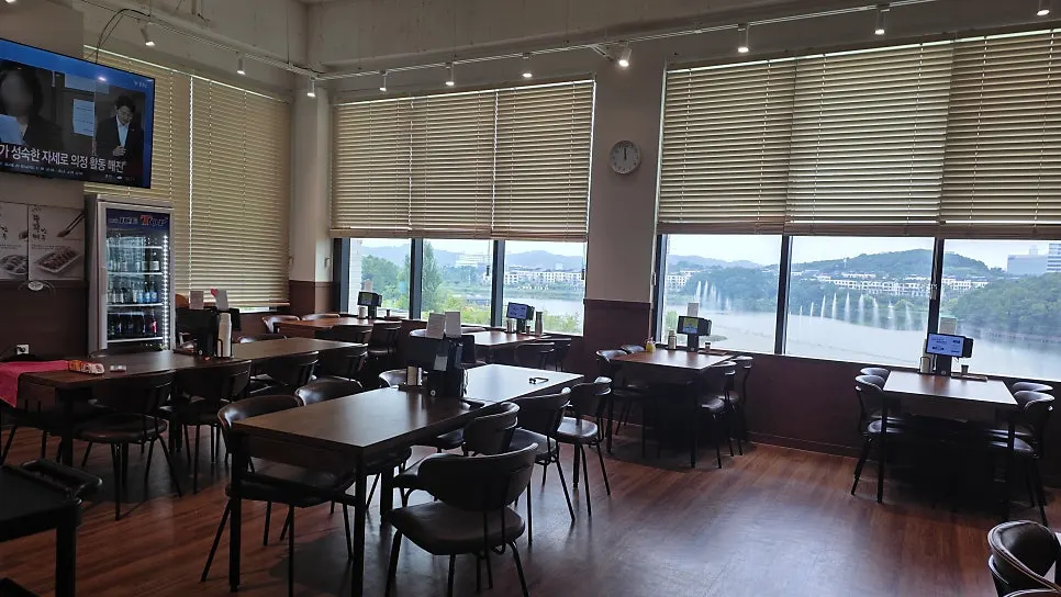 Dongtan Lake Park view seen from the window