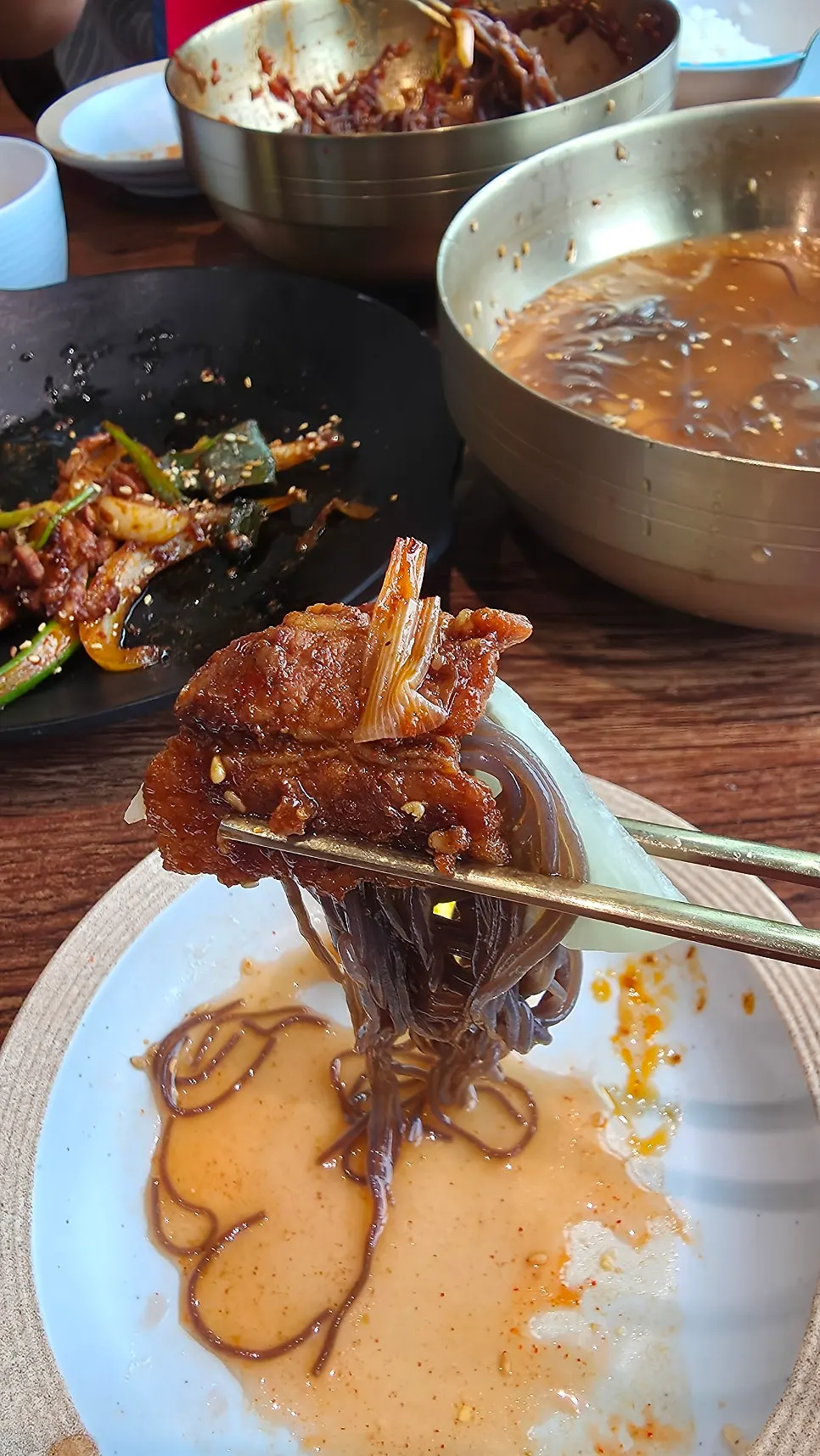 Table after finishing the meal at Naengmyeon Gajun Dongtan Main Branch