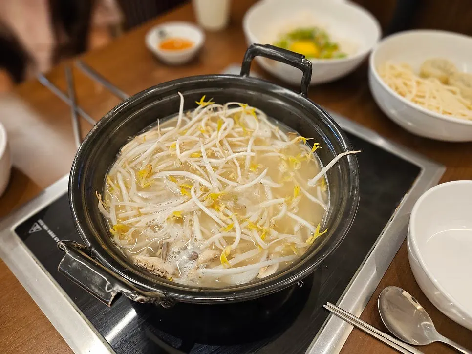 등촌샤브칼국수 그랑파사쥬점 매장 전경