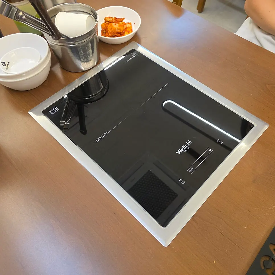 Kiosk ordering screen at the table