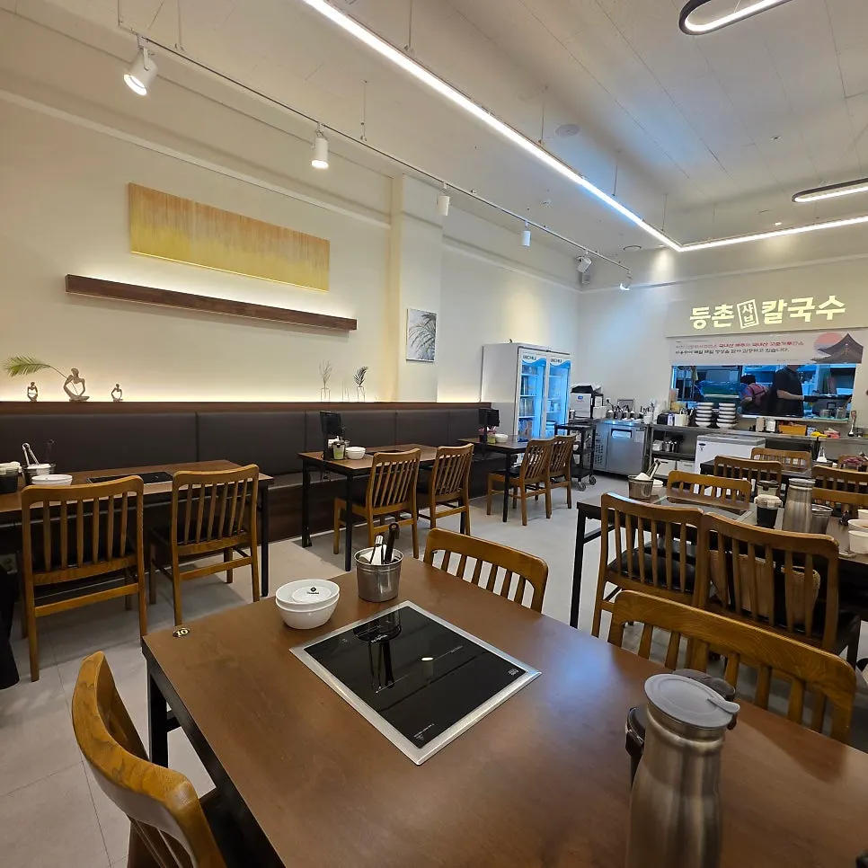 Interior view of Deungchon Shabu Kalguksu Gran Passage Branch