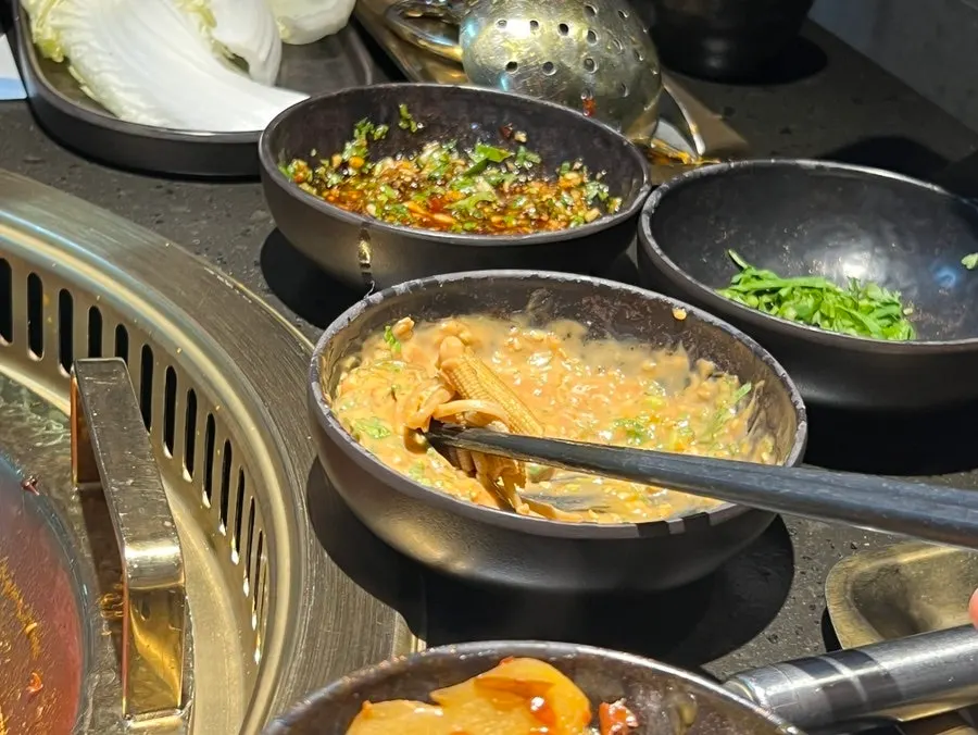 Homemade garlic sauce