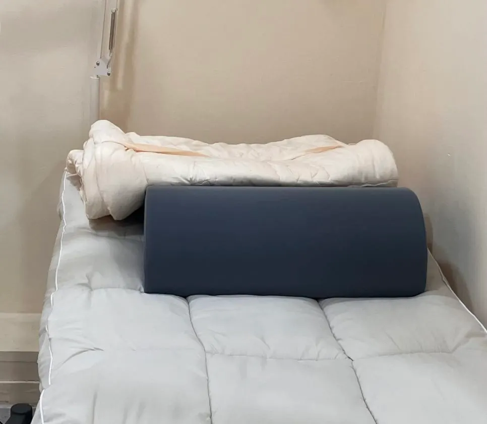발 쿠션이 있는 속눈썹펌 시술 자리