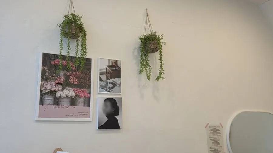 처진 눈끝과 아이홀을 체크한 맞춤 디자인 상담