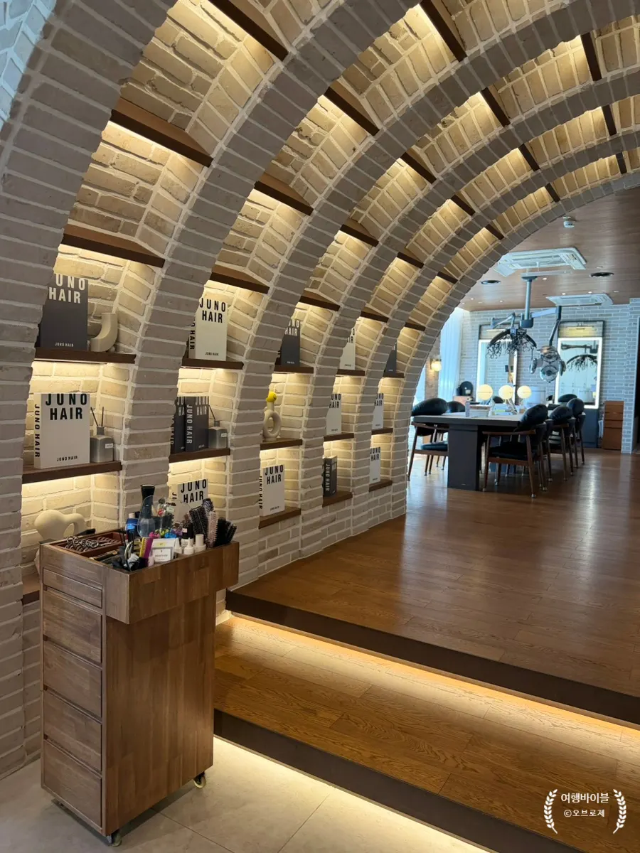 Interior of Juno Hair Dongtan SRT Station Branch