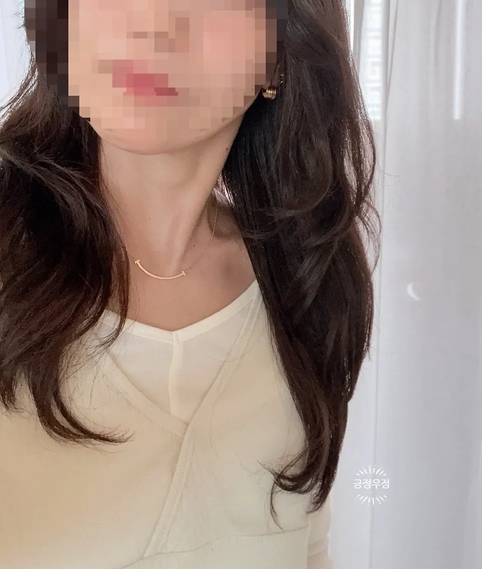 Final cut of the lighter-looking side bangs layered perm
