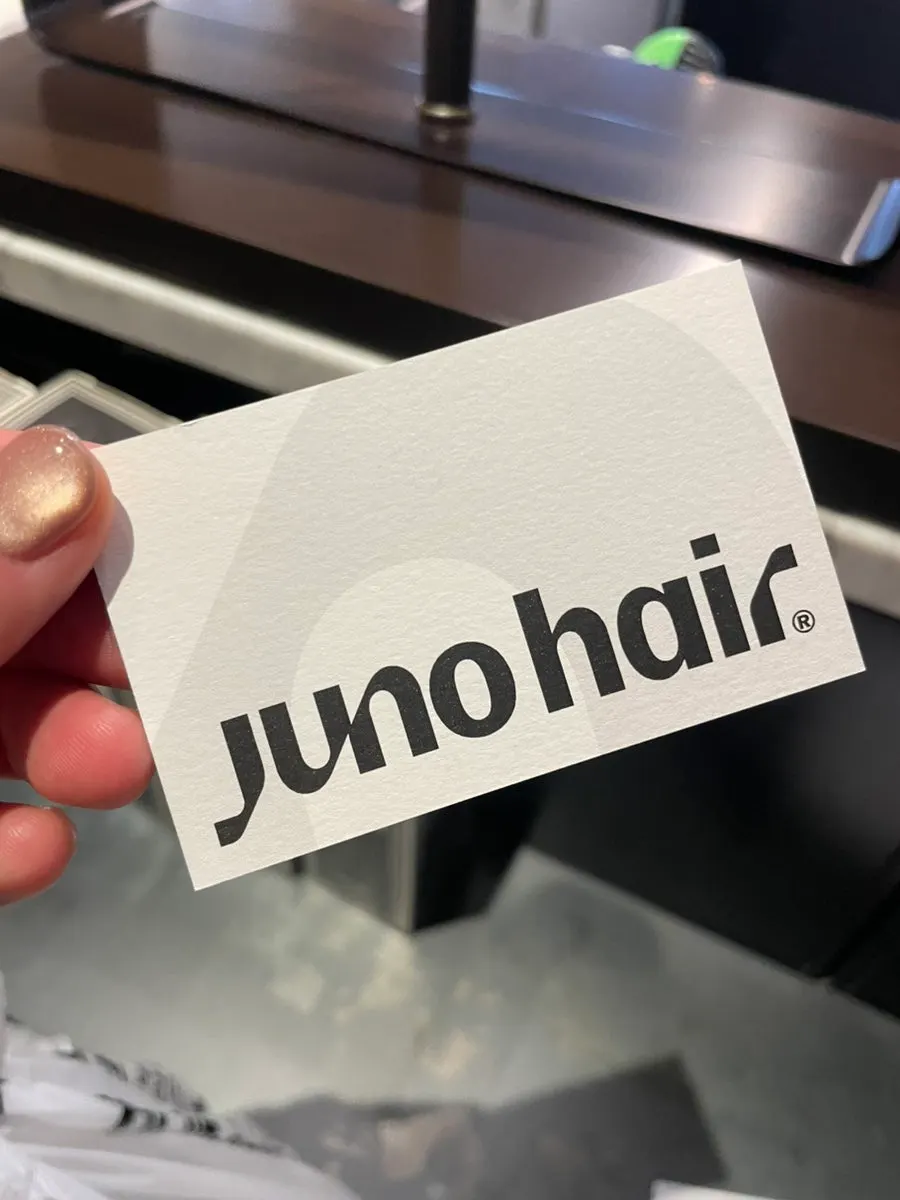 Side hair staying neat without blow-drying