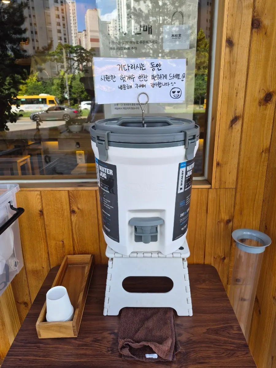 Bar-table interior at Mibundang