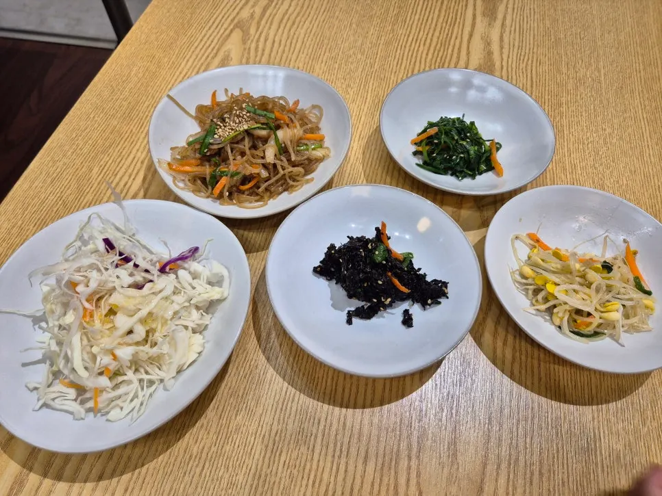 A generously set table of bossam