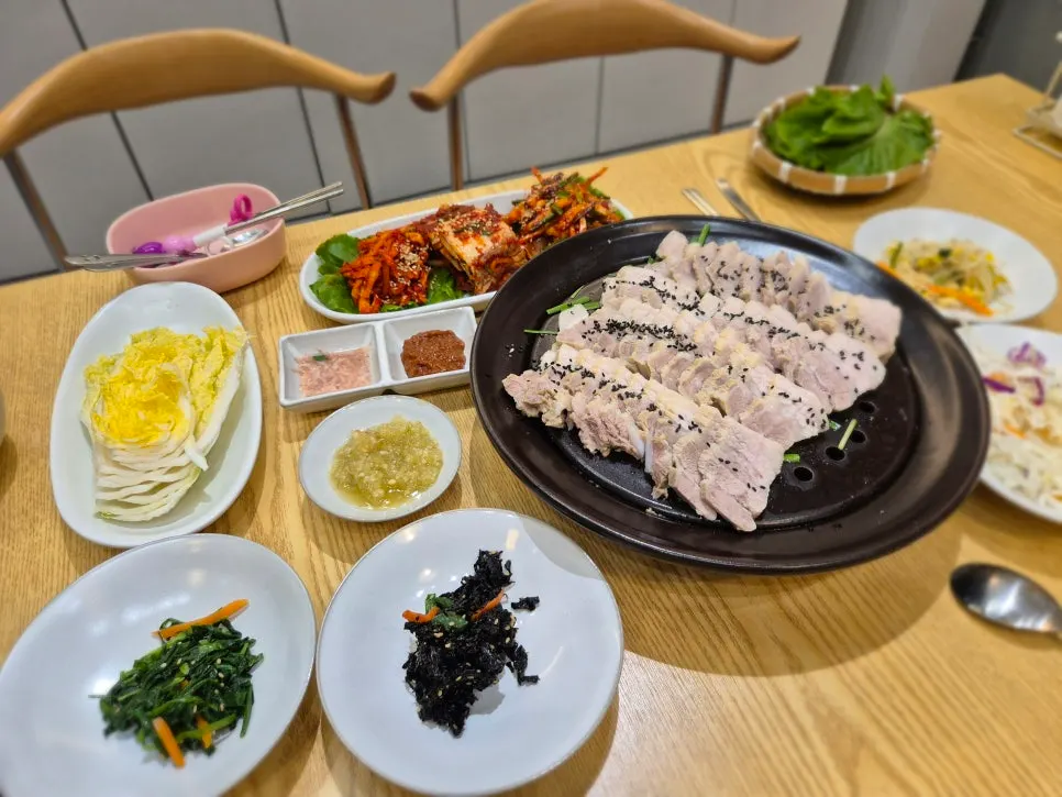 Doenjang soup served hot