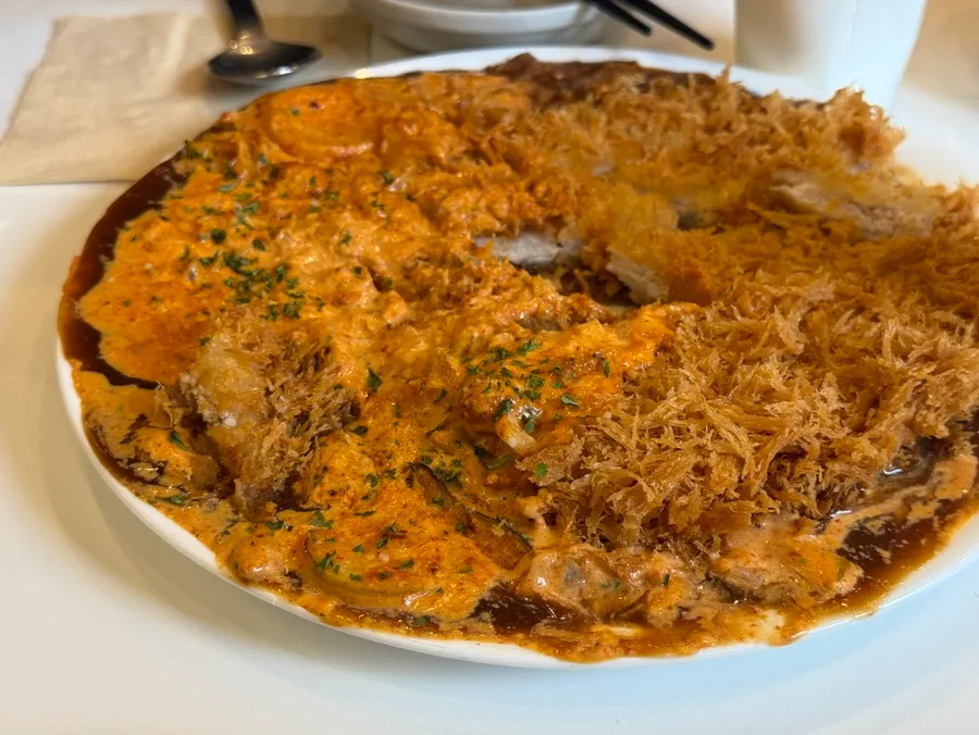 シャキシャキの野菜サラダの皿