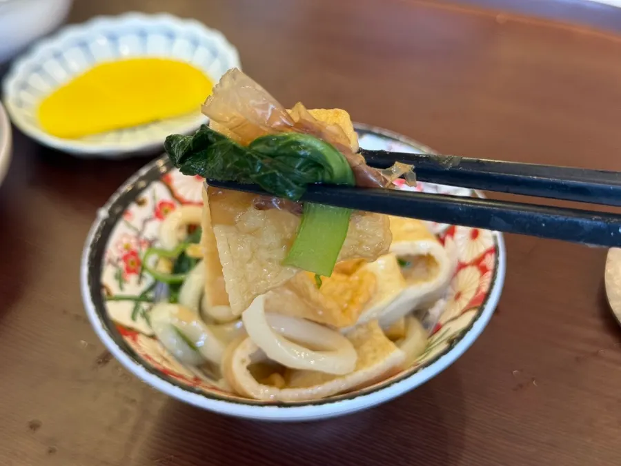 チンゲン菜入りのうどん一杯